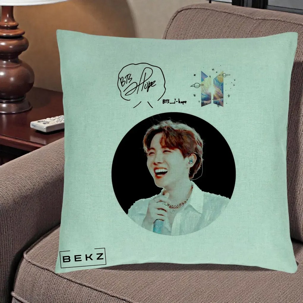 Perna Personalizata K-pop BTS J-Hope Portret cu Autograf, 40x40 cm, Verde Menta, Husa Detasabila, Perna Inclusa, BEKZ®