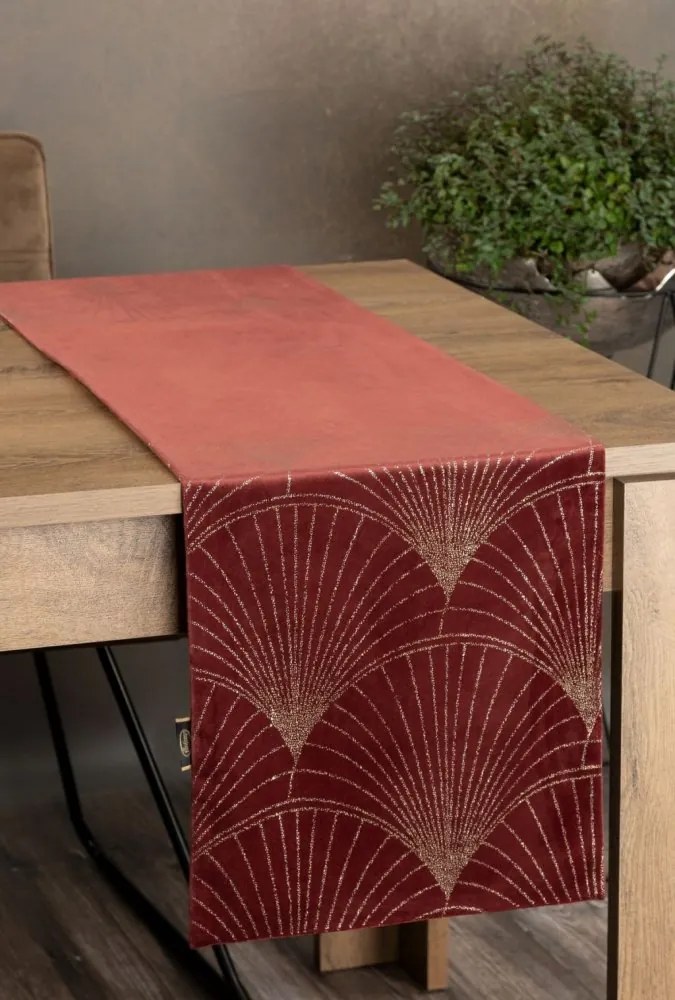 Traversa pentru masa centrală din catifea cu imprimeu lucios de culoare cărămizie Lățime: 35 cm | Lungime: 220 cm