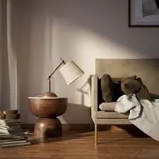 Veioza, Lampa de masa cu brat articulat Snodo