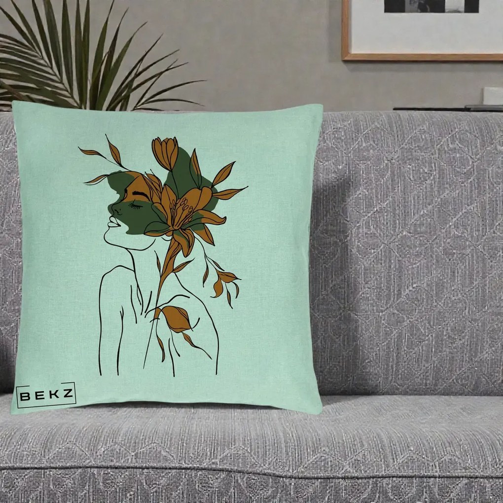 Perna Decorativa Portret Feminin Crin Auriu, 40x40 cm, Verde Menta, Husa Detasabila, Perna Inclusa, BEKZ®