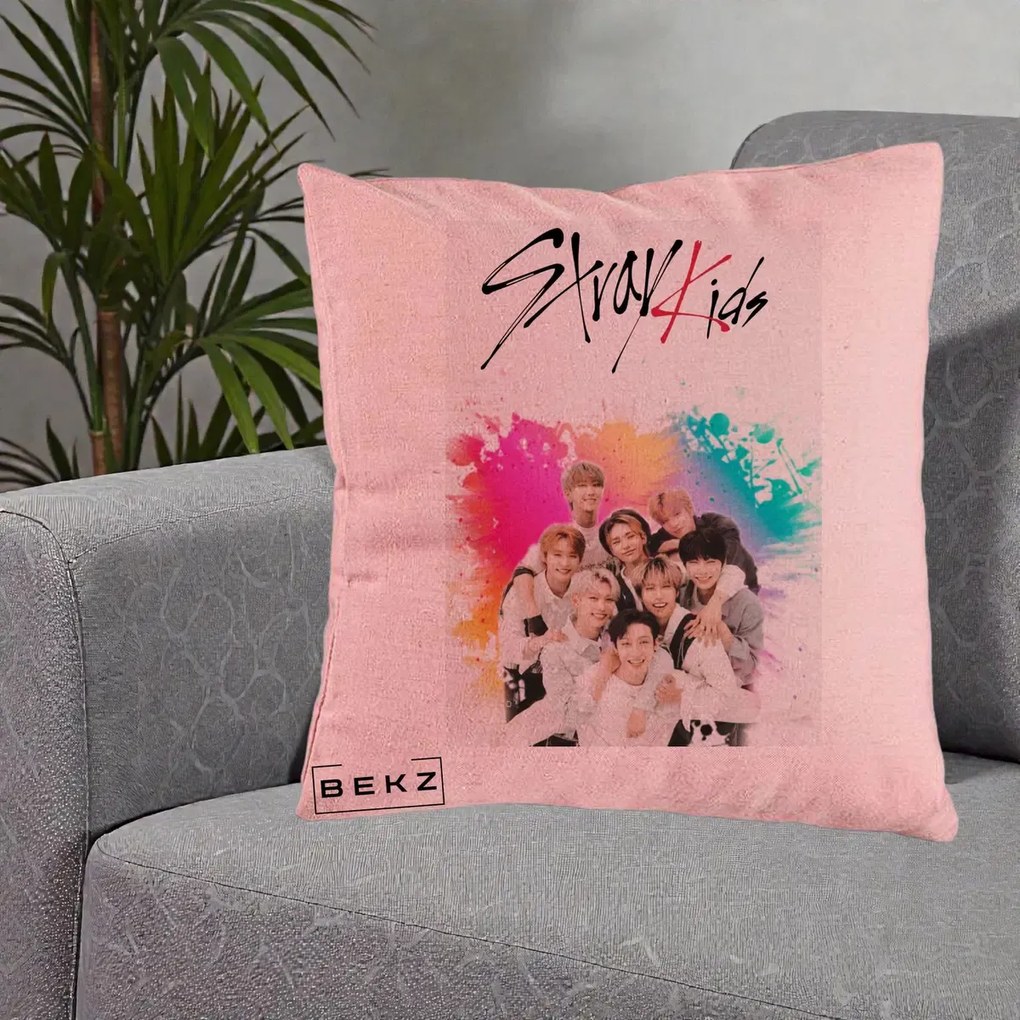 Perna Personalizata K-pop Stray Kids cu Splash Multicolor, 40x40 cm, Roz, Husa Detasabila, Perna Inclusa, BEKZ®