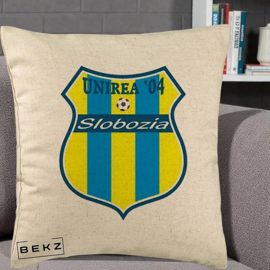 Perna Personalizata Unirea '04 Slobozia Fotbal, 40x40 cm, Bej, Husa Detasabila, Perna Inclusa, BEKZ®