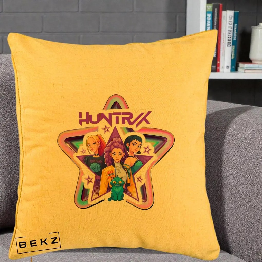 Perna Personalizata K-pop HUNTRX Trio Stea cu Pisica, 40x40 cm, Galben, Husa Detasabila, Perna Inclusa, BEKZ®