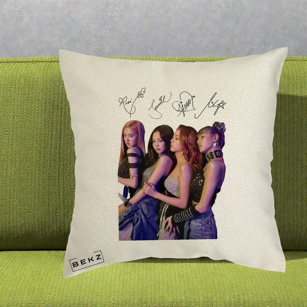 Perna Personalizata K-pop BLACKPINK Fotografie Grup Autografe Deasupra, 40x40 cm, Ecru, Husa Detasabila, Perna Inclusa, BEKZ®