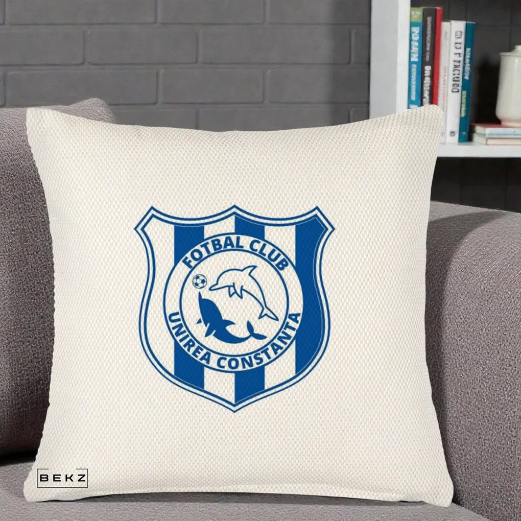 Perna Personalizata FC Unirea Constanta Fotbal, 40x40 cm, Crem Reliefat, Husa Detasabila, Perna Inclusa, BEKZ®