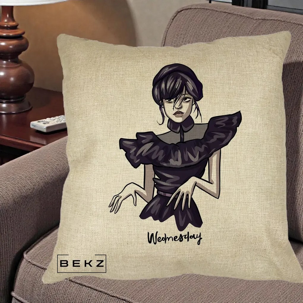 Perna Personalizata Wednesday Addams Dans Gotic, 40x40 cm, Crem, Husa Detasabila, Perna Inclusa, BEKZ®