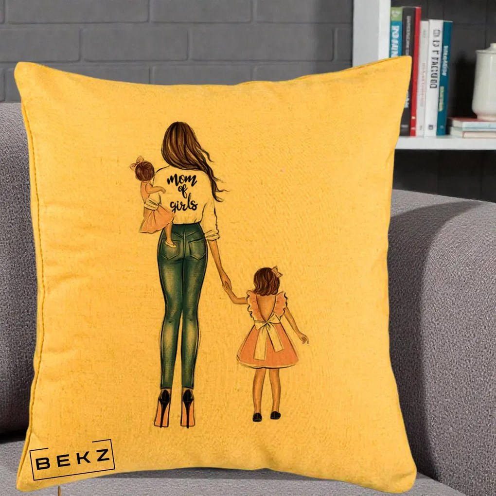 Cadou pentru Mama - Perna Personalizata Mom of Girls Mama cu Fetele, 40x40 cm, Galben, Husa Detasabila, Perna Inclusa, BEKZ®