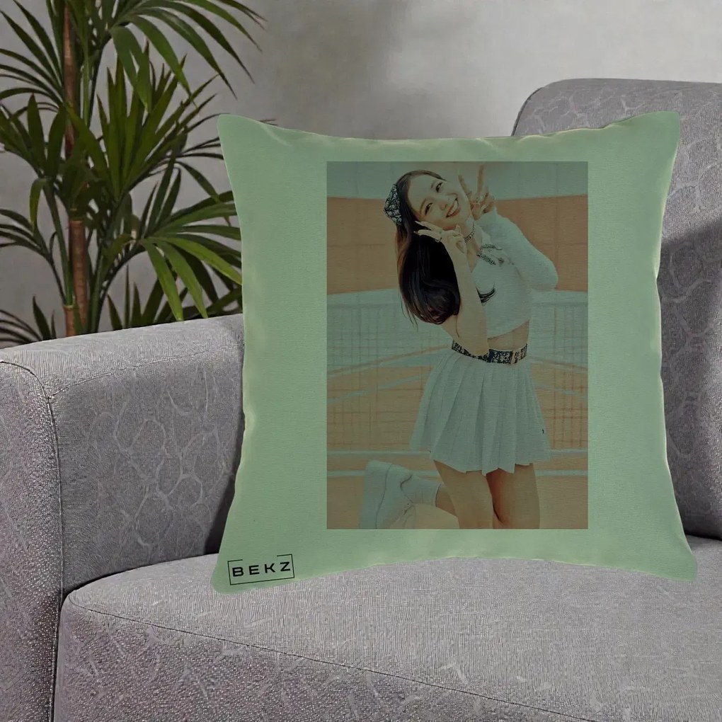 Perna Personalizata K-pop BLACKPINK Nayeon/Jisoo Tenis Alb, 40x40 cm, Verde, Husa Detasabila, Perna Inclusa, BEKZ®