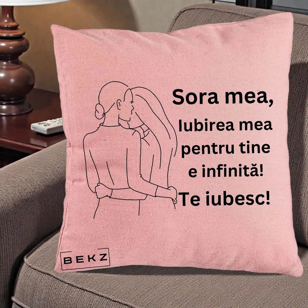 Cadou pentru Sora - Perna Personalizata Sora Mea Te Iubesc Imbratisare din Spate Line Art, 40x40 cm, Roz, Husa Detasabila, Perna Inclusa, BEKZ®