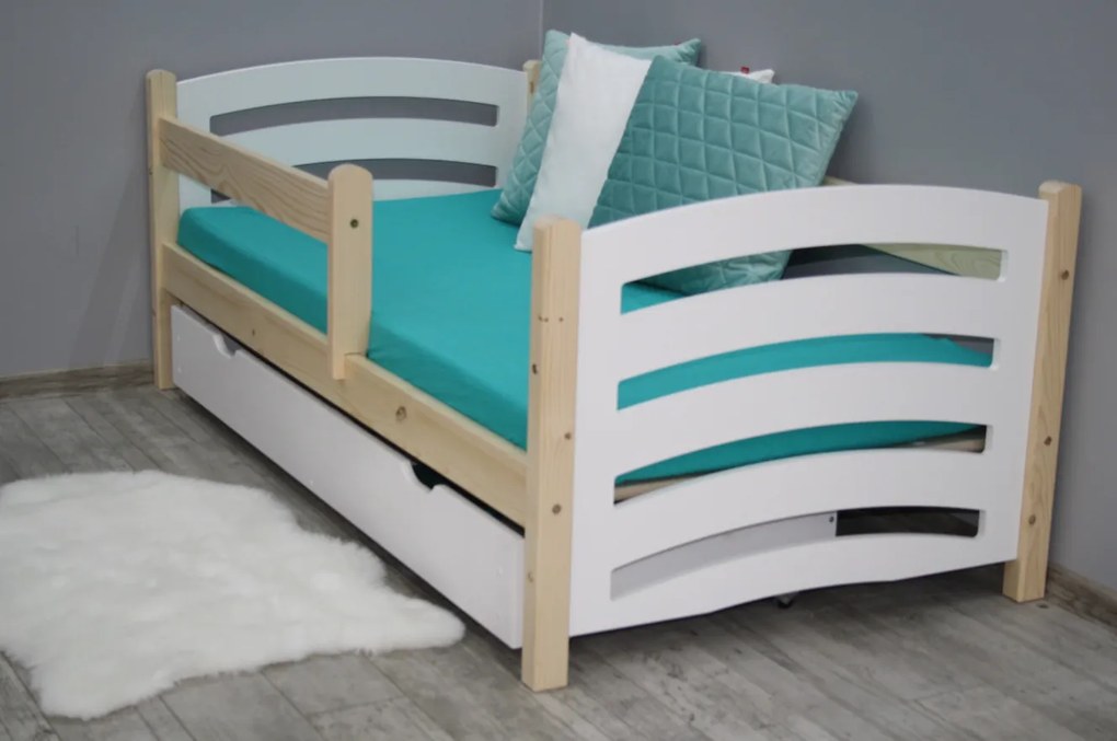 Pat pentru copii MELA 80 x 160 cm, alb–pin Saltele: Saltea COCO 10 cm, Somiera pat: Cu lamele curbate