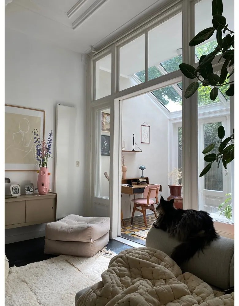 Puf din catifea reiată Karup Design More Ivory