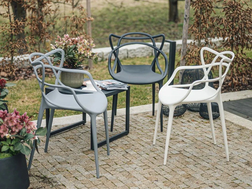 Reducere Scaun din plastic negru KATO Calitatea a II-a