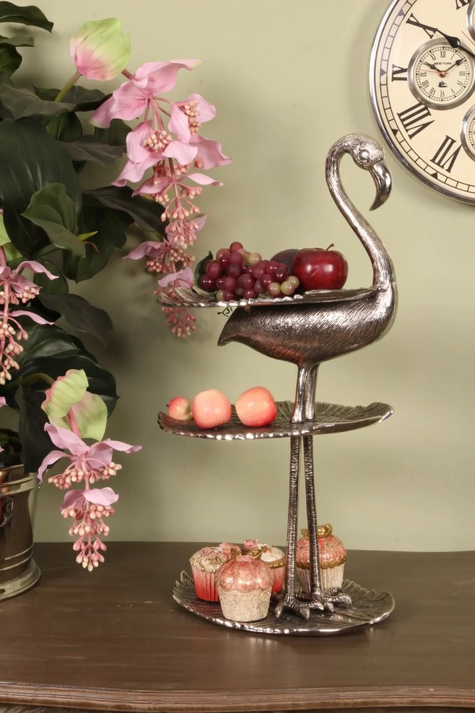 Etajeră pentru prăjituri și fructe din aluminiu reciclat, argintie, cu 3 niveluri, flamingo decorativ, finisaj lucios, 65 x 34 x 24 cm, „Camargue”
