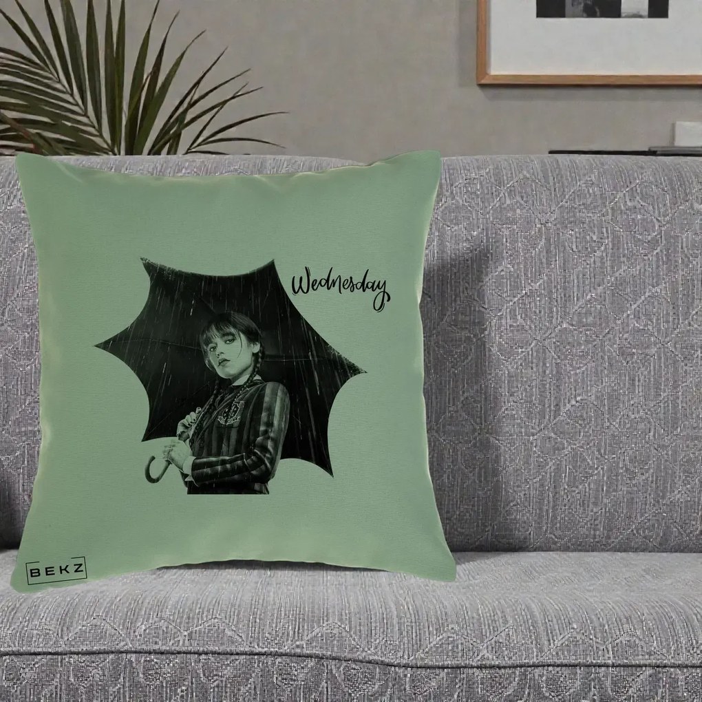 Perna Personalizata Wednesday Addams cu Umbrela Foto, 40x40 cm, Verde, Husa Detasabila, Perna Inclusa, BEKZ®