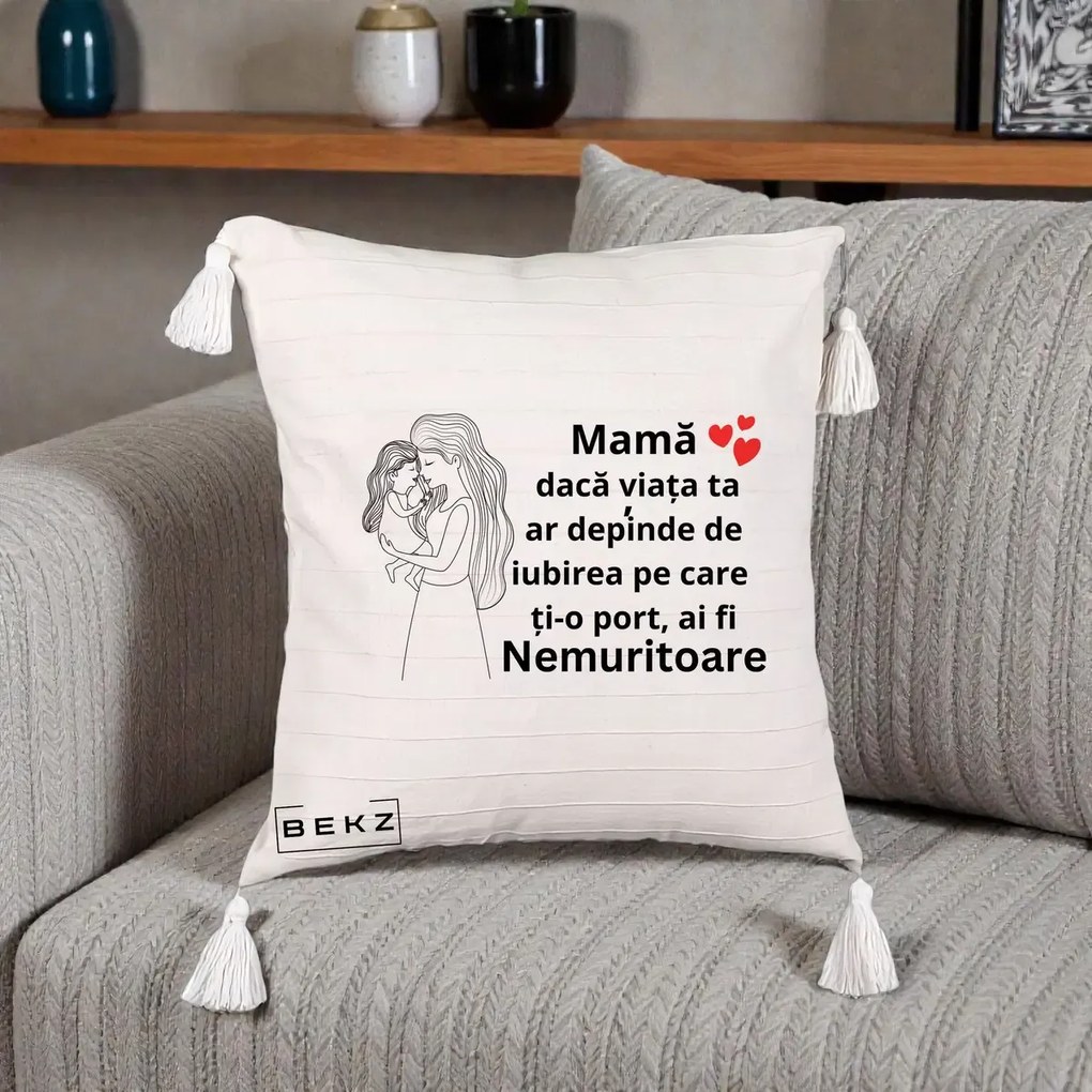 Cadou pentru Mama - Perna Personalizata Mama Nemuritoare cu Copilul in Poala, 40x40 cm, Bej cu Franjuri, Husa Detasabila, Perna Inclusa, BEKZ®