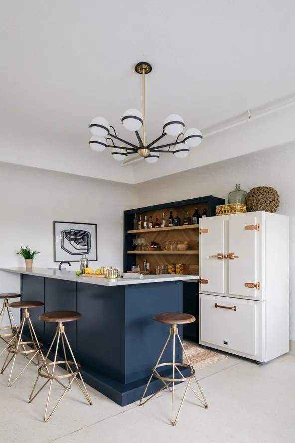 Candelabru design contemporan ACE, cu 8 surse de lumina