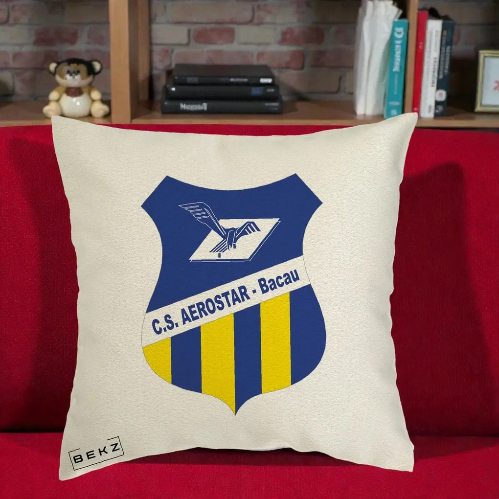 Perna Personalizata CS Aerostar Bacau Fotbal, 40x40 cm, Ecru, Husa Detasabila, Perna Inclusa, BEKZ®