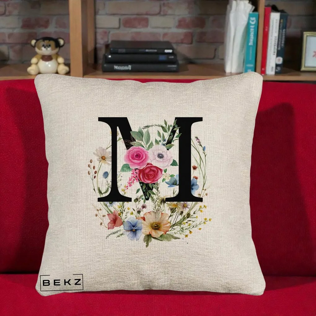 Cadou Personalizat - Perna Personalizata Monogram Litera M cu Flori Acuarela, 40x40 cm, Bej Canapea, Husa Detasabila, Perna Inclusa, BEKZ®