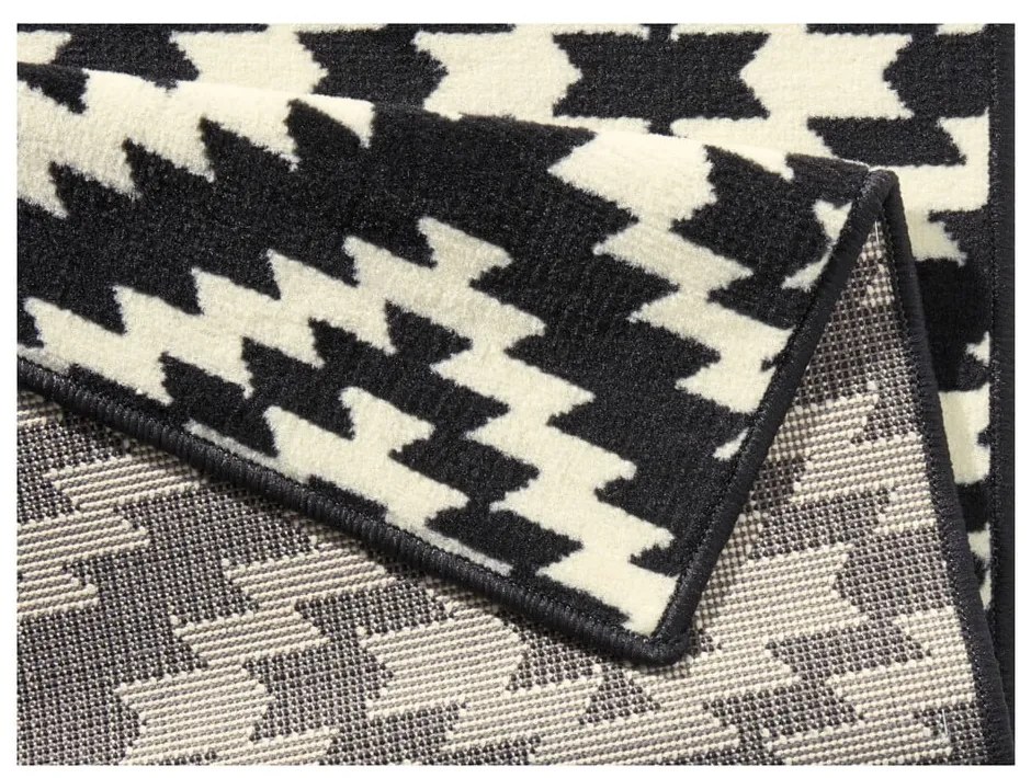 Covor tip traversă Hanse Home Basic Nordic, 80x250 cm, negru-alb