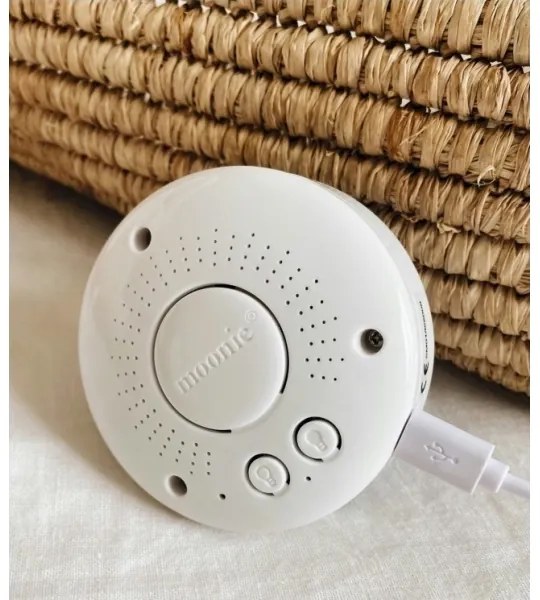 Pluș de îmbrățișat cu sunete și lumină Moonie ursuleț organic caramel natur