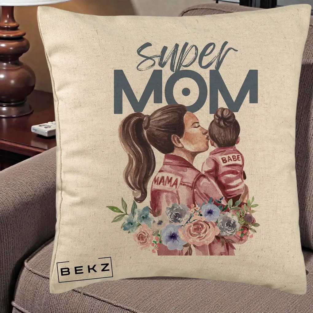 Cadou pentru Mama - Perna Personalizata Super Mom Mama cu Bebelusul, 40x40 cm, Bej, Husa Detasabila, Perna Inclusa, BEKZ®