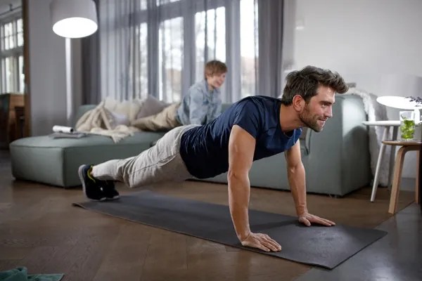 Set de bază Philips Hue STARTER KIT 3xE27/9W + dispozitiv de interconectare 2700K