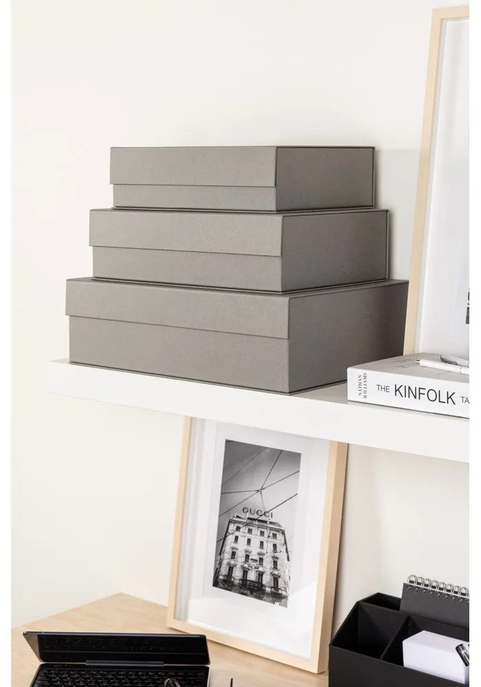 Cutii de depozitare gri 3 buc. din carton cu capac 42,5x29,5x13 cm Kian Paper Laminate – Bigso