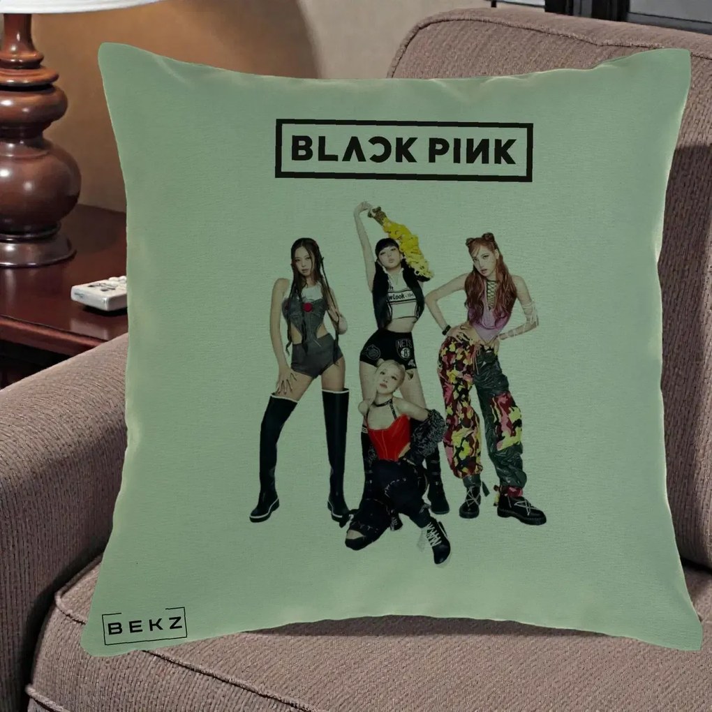 Perna Personalizata K-pop BLACKPINK Fotografie de Grup, 40x40 cm, Verde, Husa Detasabila, Perna Inclusa, BEKZ®