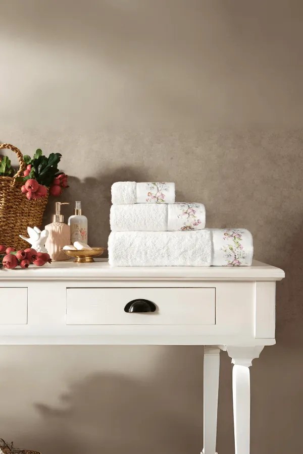 Set cadou de prosoape și prosop de corp NARCUSSE, 3 buc Alb / White Set (prosop mic 30x50cm, prosop 50x100cm, prosop de corp 75x150cm)