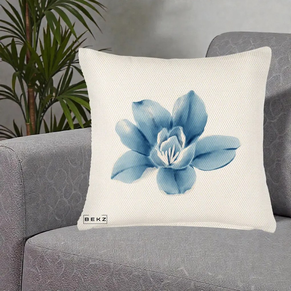 Perna Decorativa Magnolie Albastra Acuarela, 40x40 cm, Crem Reliefat, Husa Detasabila, Perna Inclusa, BEKZ®
