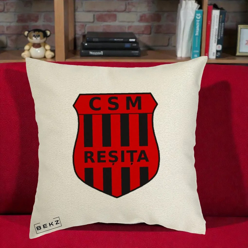 Perna Personalizata CSM Resita Fotbal, 40x40 cm, Ecru, Husa Detasabila, Perna Inclusa, BEKZ®