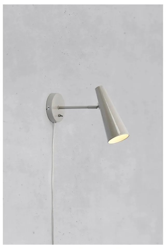 Aplică de perete grej cu alimentare la priză Peak – Markslöjd