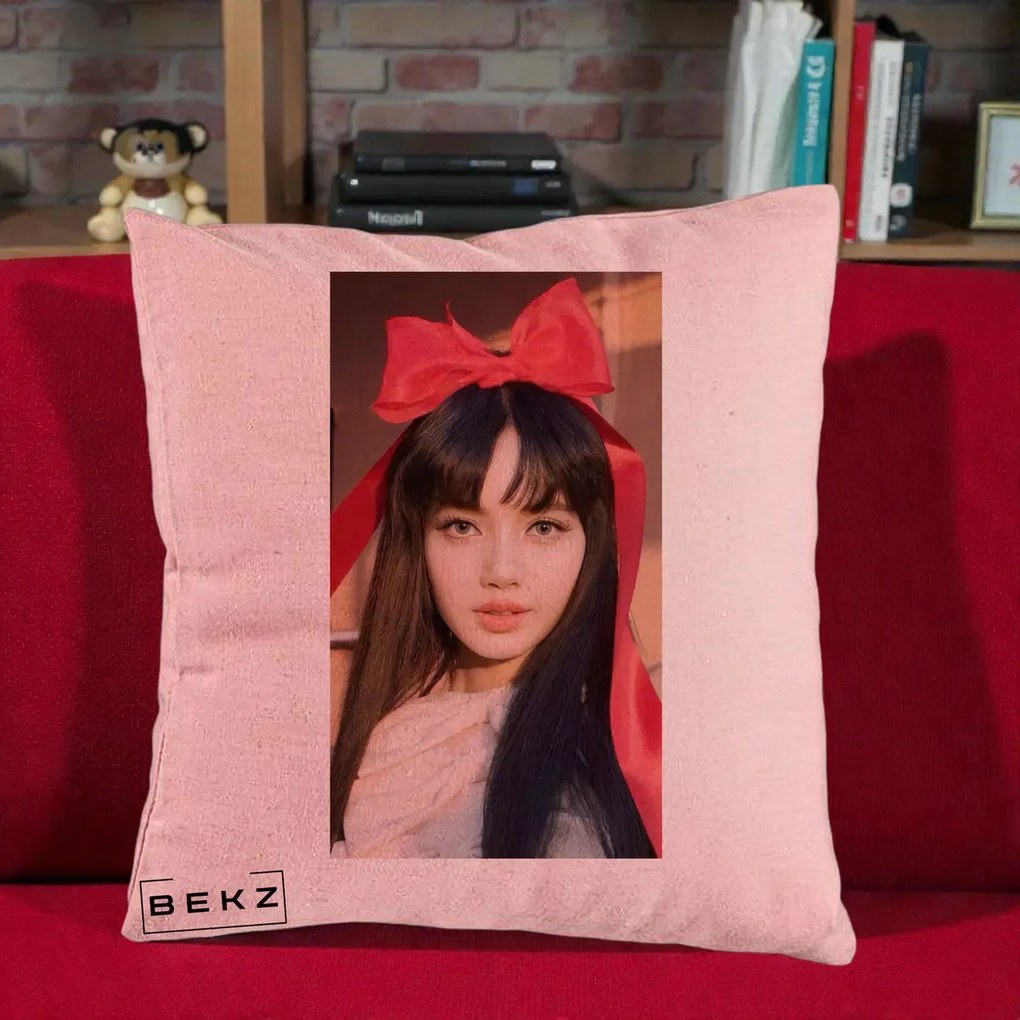 Perna Personalizata K-pop BLACKPINK Rose cu Funda Rosie, 40x40 cm, Roz, Husa Detasabila, Perna Inclusa, BEKZ®