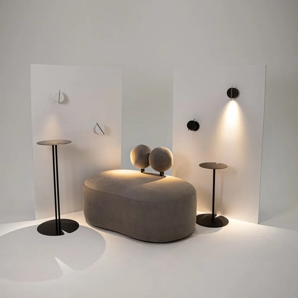 Aplica LED ambientala reglabila design modern minimalist Nuance negru/ auriu