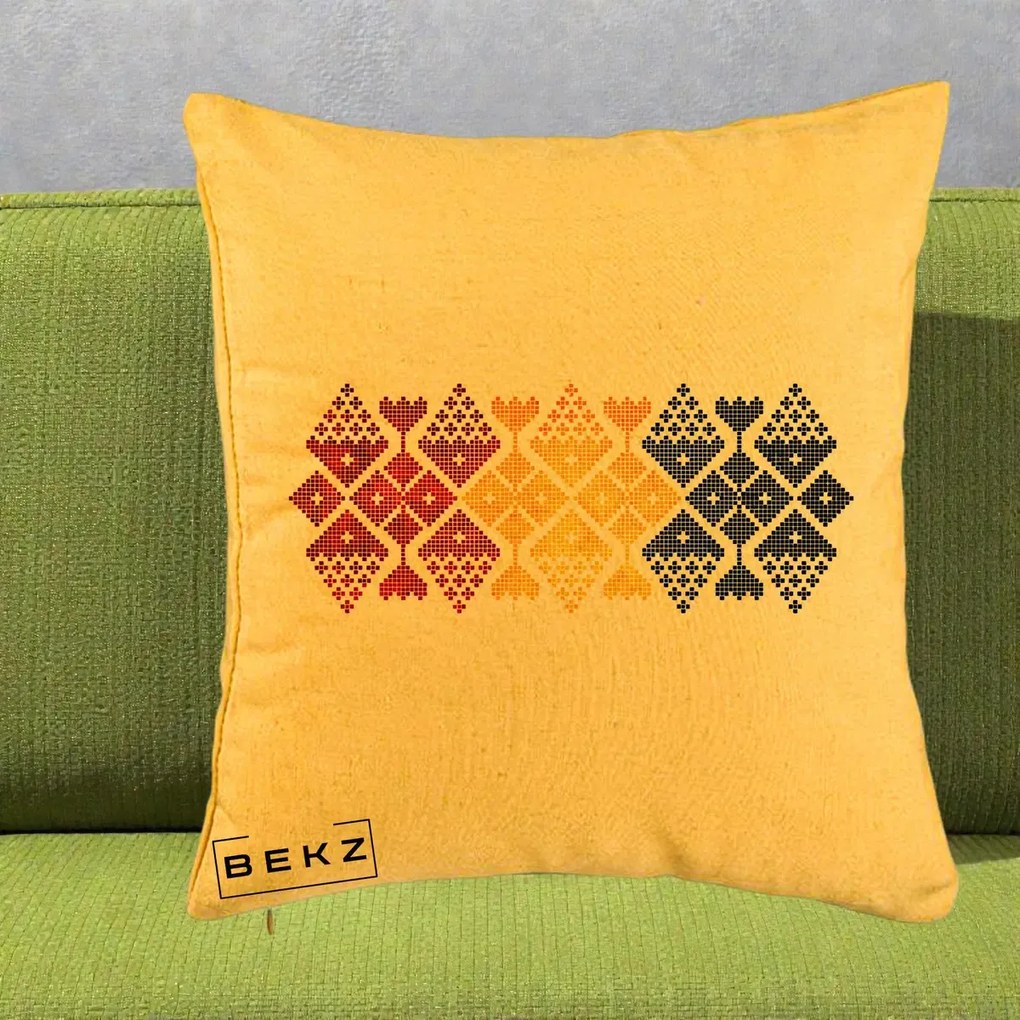 Perna Personalizata Motiv Tricolor Romanesc Broderie, 40x40 cm, Galben, Husa Detasabila, Perna Inclusa, BEKZ®