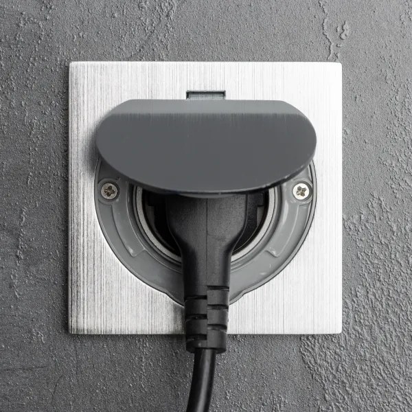 Priză încastrabilă de podea de exterior Brilagi IP55 crom mat pătrat