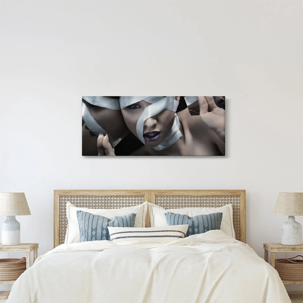 Tablou cu femeie și panglică (120x50 cm)