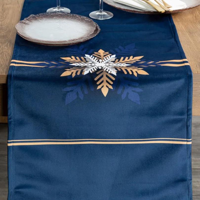 Traversă pentru masă de Crăciun în albastru cu model de fulg de nea auriu Lățime: 40 cm | Lungime: 140 cm