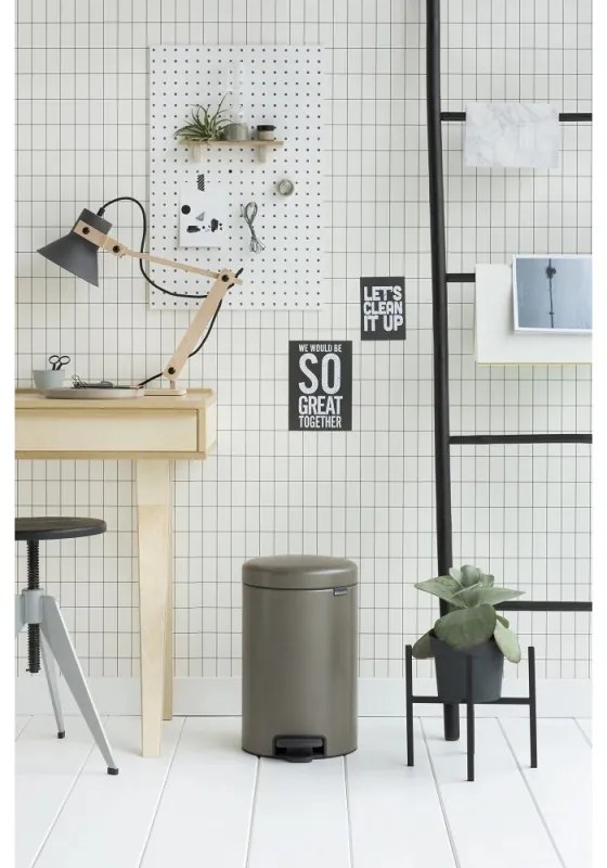 Cos de gunoi cu pedala Brabantia NewIcon 649027, 12 L, Inchidere lina, bază antiderapantă, gri