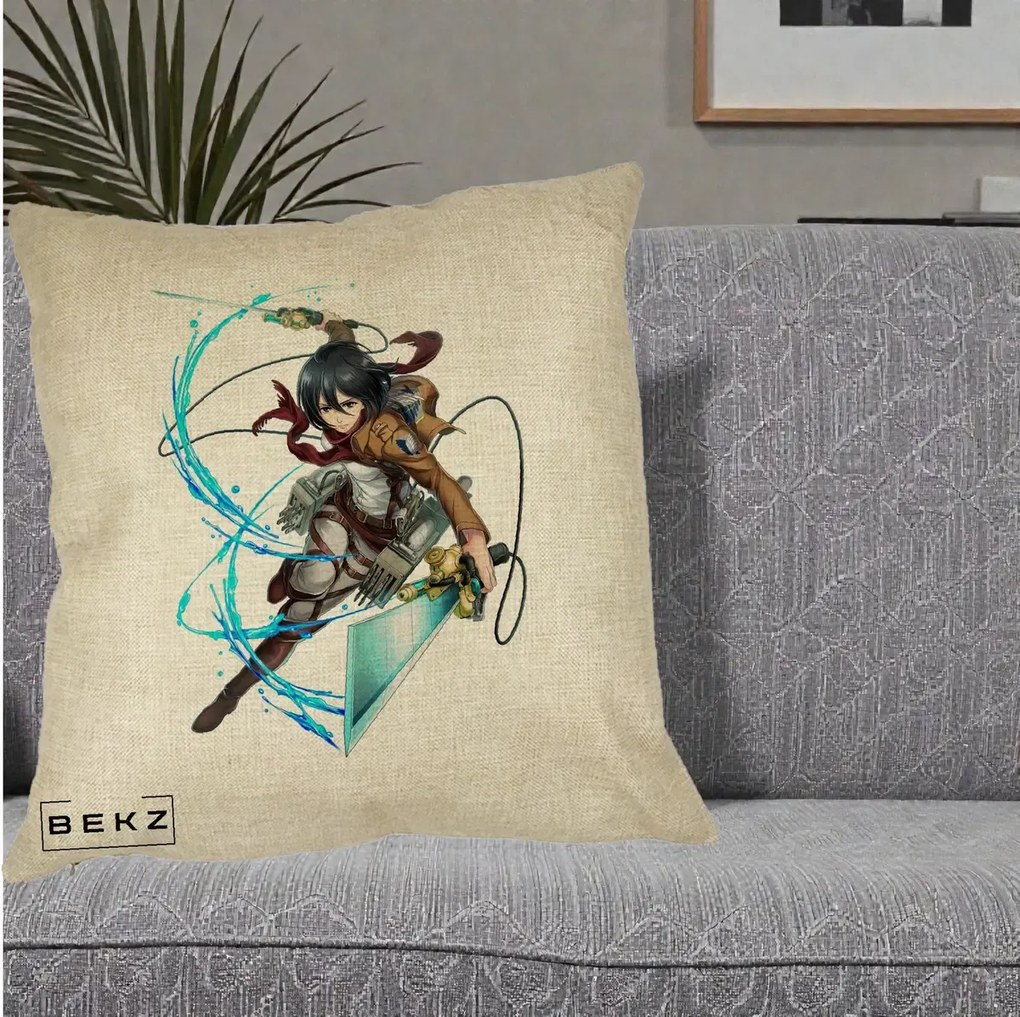 Perna Personalizata Attack on Titan Mikasa Ackerman Lupta, 40x40 cm, Crem, Husa Detasabila, Perna Inclusa, BEKZ®