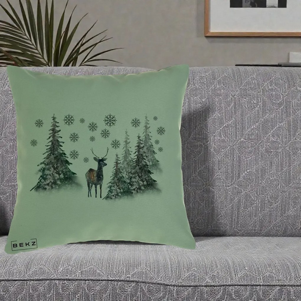 Perna Decorativa Ren in Padure Inzapezita, 40x40 cm, Verde, Husa Detasabila, Perna Inclusa, BEKZ®