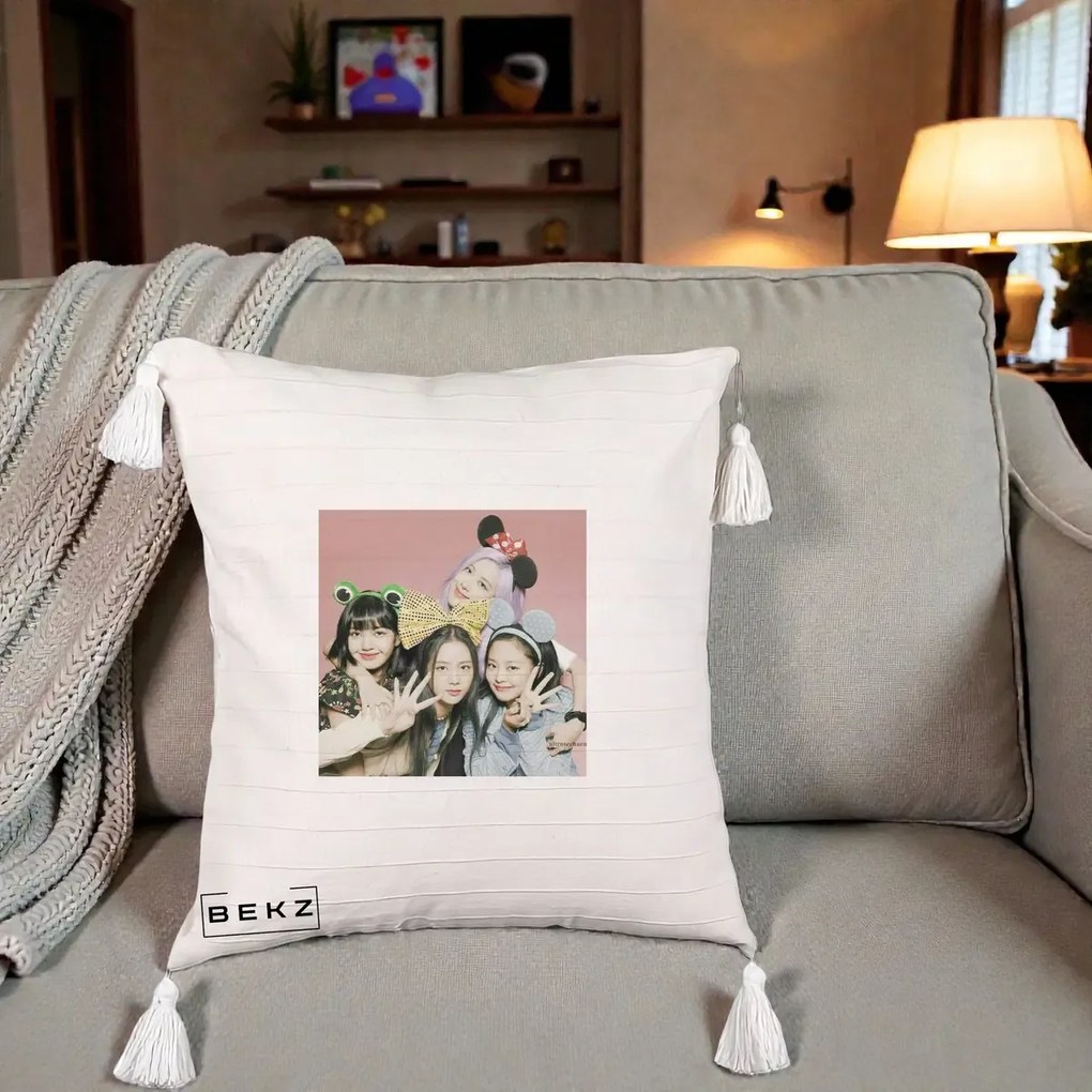 Perna Personalizata K-pop BLACKPINK Accesorii Haioase, 40x40 cm, Bej cu Franjuri, Husa Detasabila, Perna Inclusa, BEKZ®