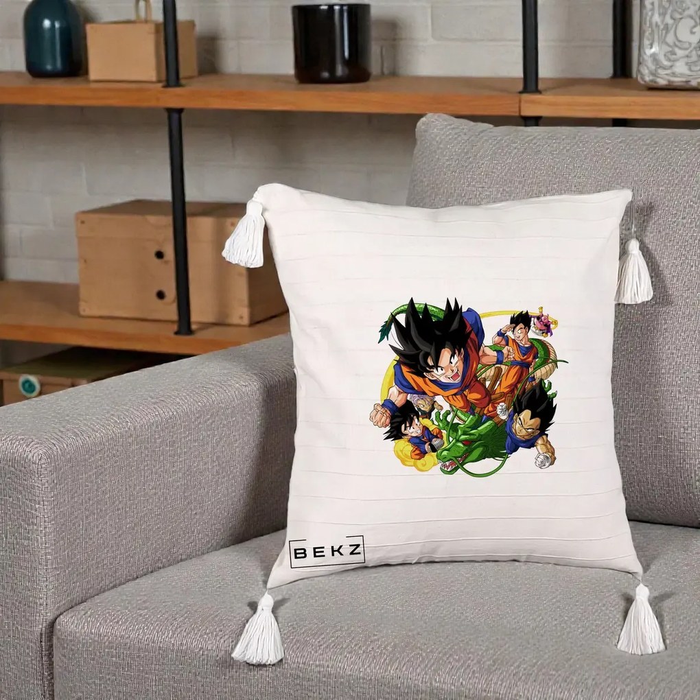 Perna Personalizata Dragon Ball Goku si Shenron Actiune, 40x40 cm, Bej cu Franjuri, Husa Detasabila, Perna Inclusa, BEKZ®