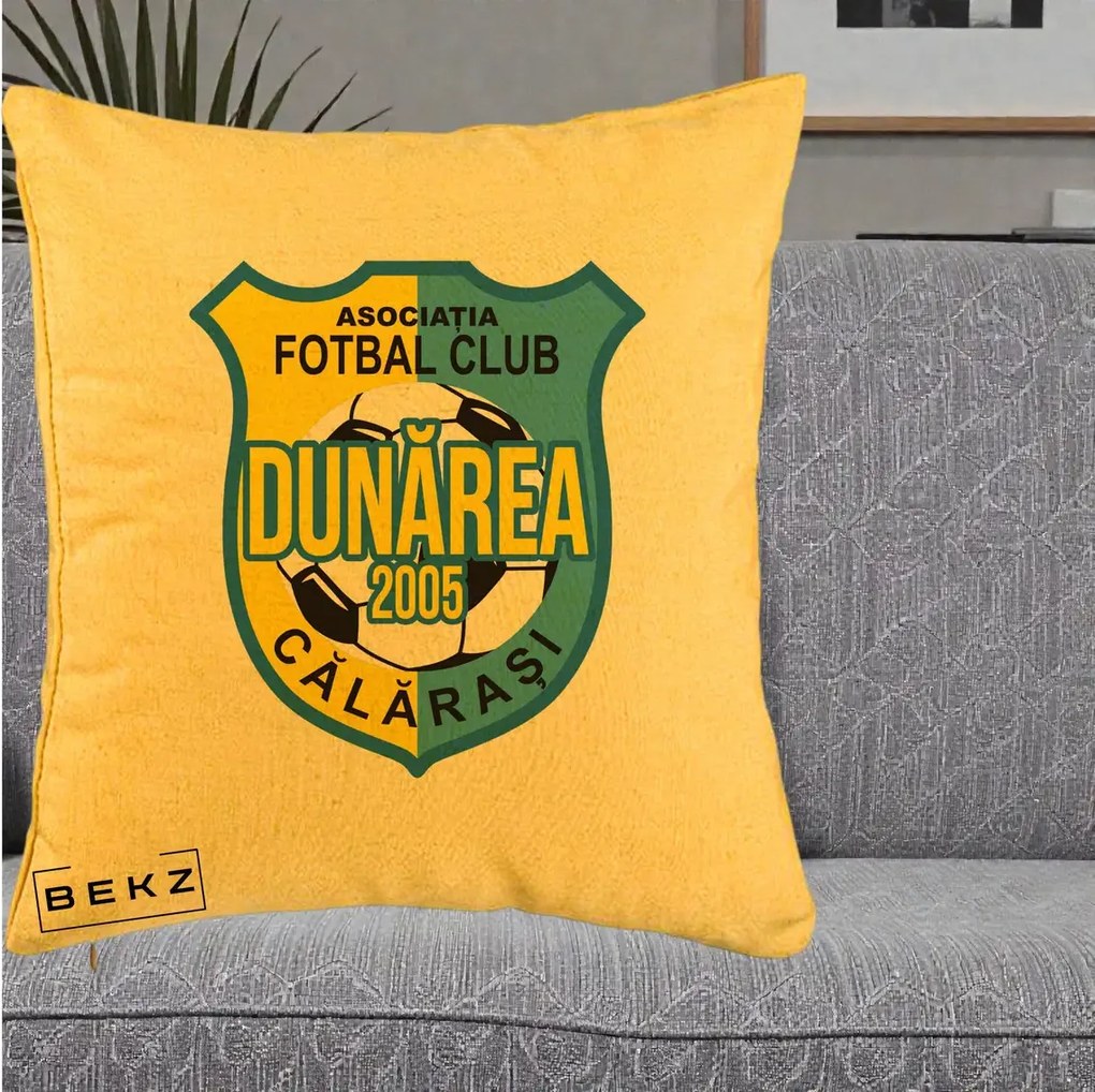 Perna Personalizata AFC Dunarea Calarasi 2005 Fotbal, 40x40 cm, Galben, Husa Detasabila, Perna Inclusa, BEKZ®