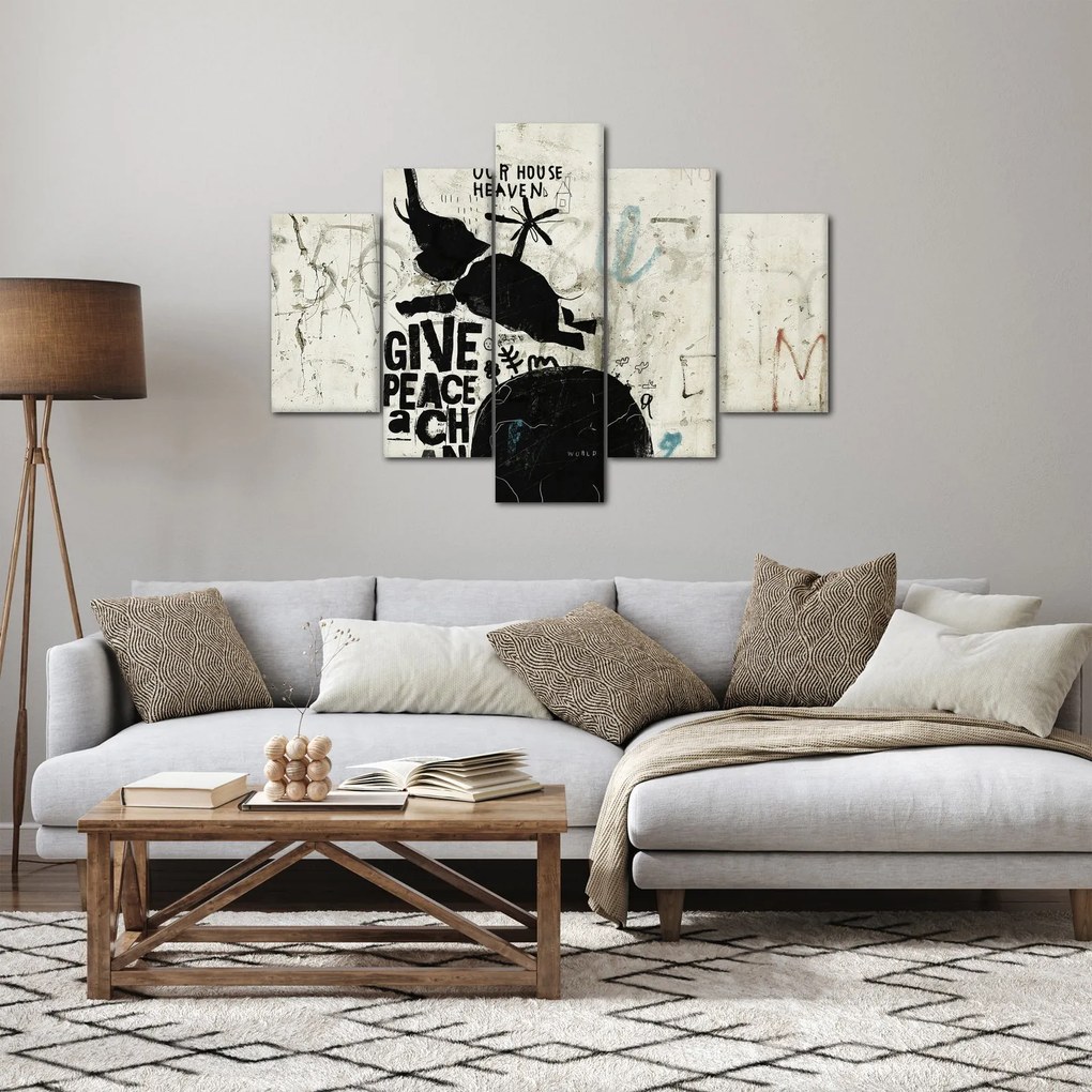 Tablou - Elefant deasupra solului (150x105 cm)