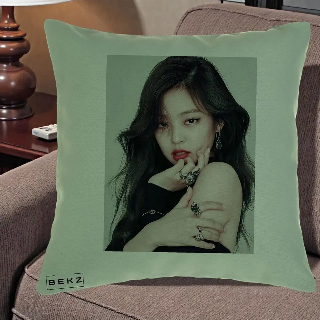 Perna Personalizata K-pop BLACKPINK Jennie Editorial Negru cu Inele, 40x40 cm, Verde, Husa Detasabila, Perna Inclusa, BEKZ®