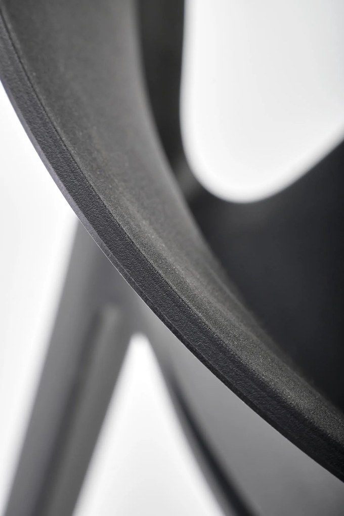 Scaun din plastic negru K491