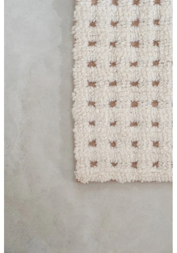 Covor fildeș lavabil, țesut manual din lână 80x140 cm Unexpected Wool – Lorena Canals