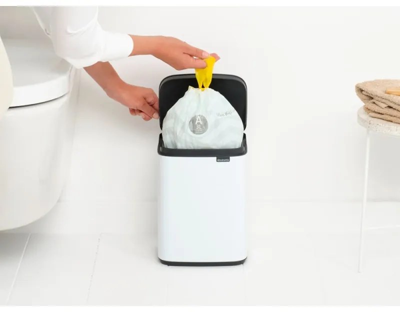 Cos de gunoi Brabantia Bo Small 1006621, 4 L, Deschidere lina si silentioasa, Baza antiderapanta, Alb