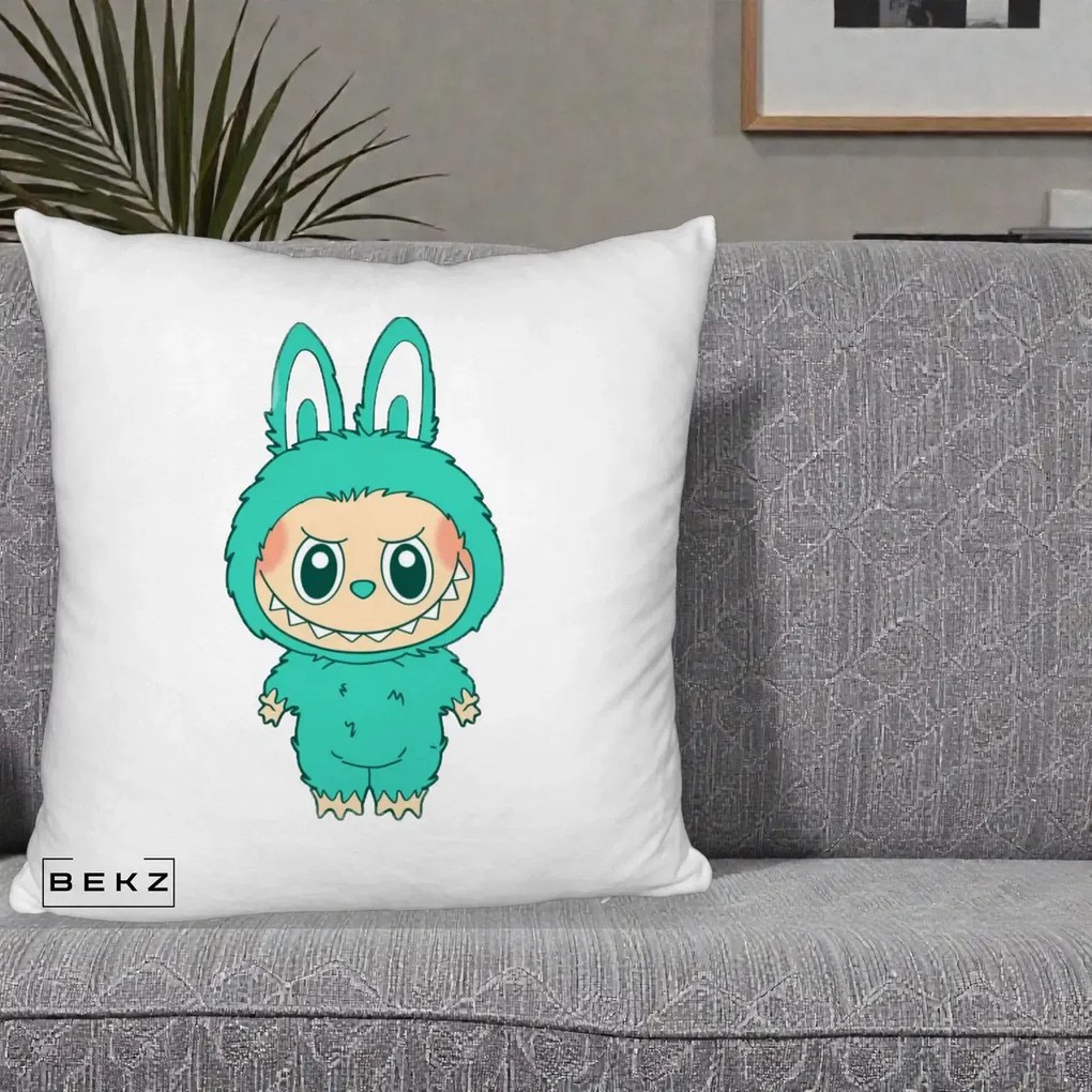 Perna Personalizata Labubu Turcoaz, 40x40 cm, Alb Pufos, Husa Detasabila, Perna Inclusa, BEKZ®